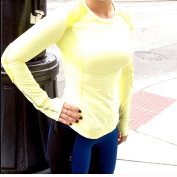 Beautiful!!!!! Lululemon size 4* - Picture 3 of 5